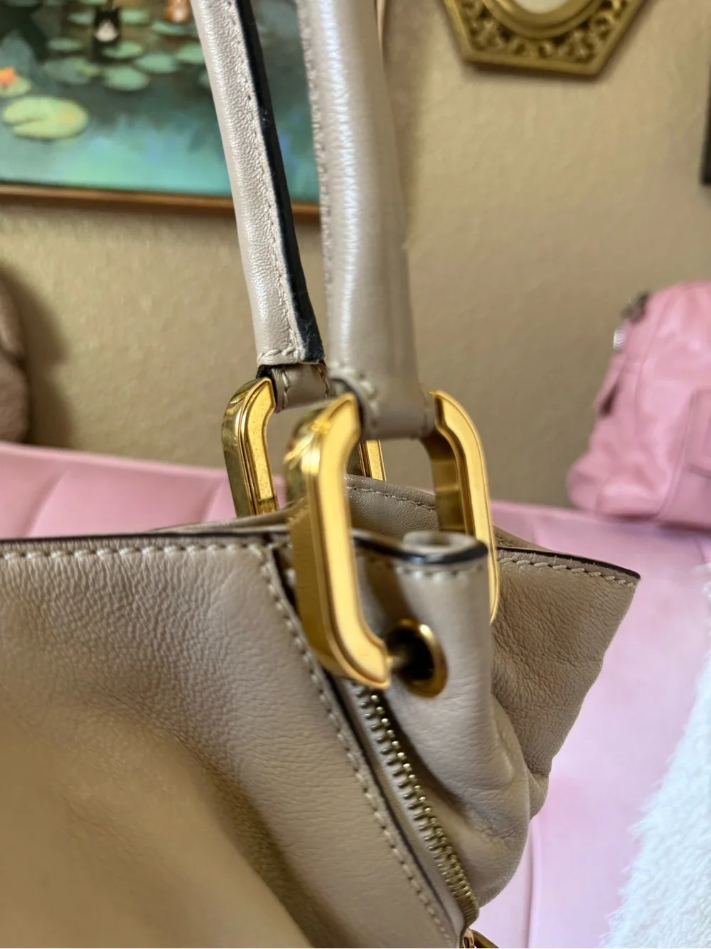 💯Auth! Marc Jacobs Cream Pebbled Leather Shoulder Bag with Gold Hardware & Lock